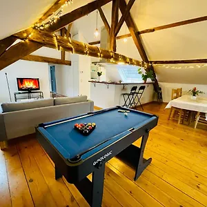 Apartment Down Town Spacious Loft With Private Parking, Brüssel